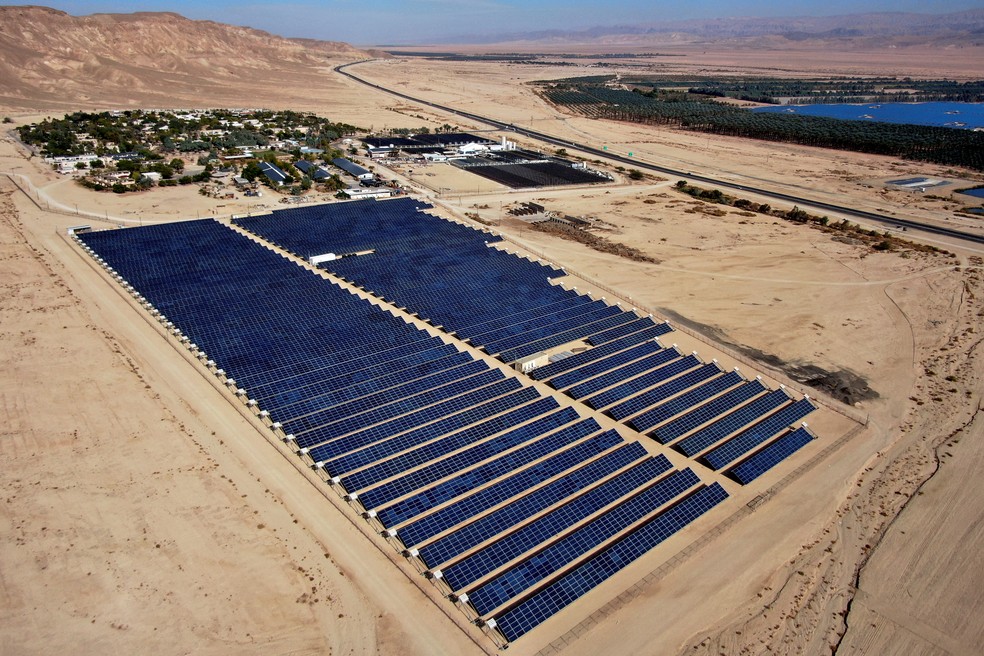 Empresa israelense usa ar e água para armazenar energia solar para a noite            	